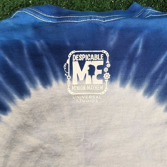 Despicable Me Tie Dye Minion Mayhem Universal Studios Promo Shirt M 2010 Movie - Picture 6 of 7